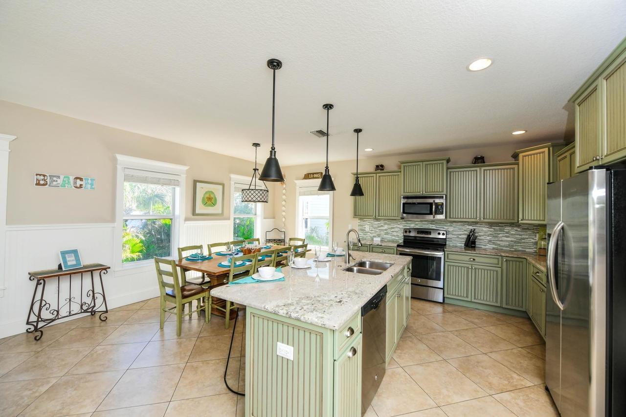 Nautical Tides Villa Bradenton Beach Exterior photo