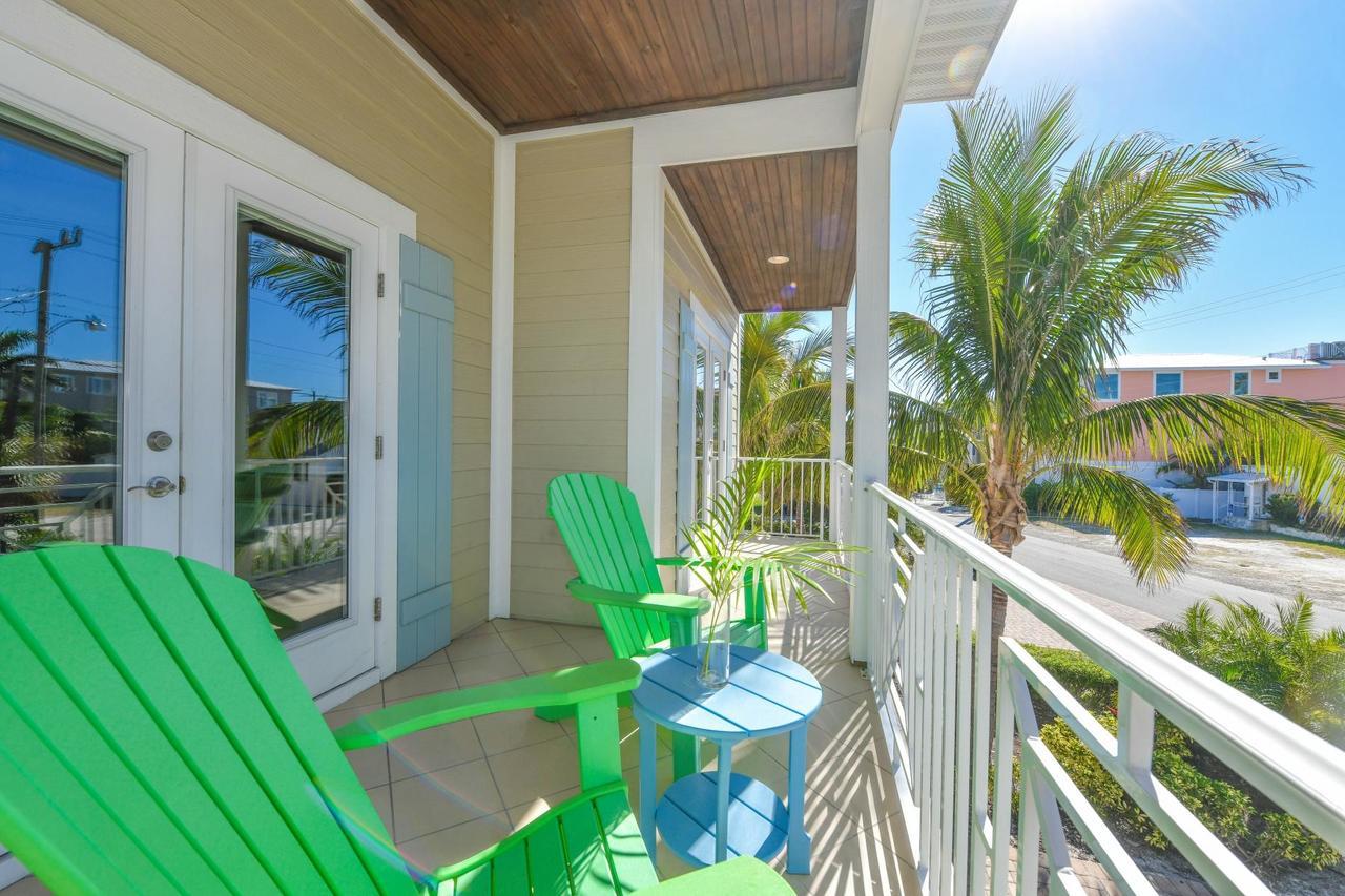 Nautical Tides Villa Bradenton Beach Exterior photo