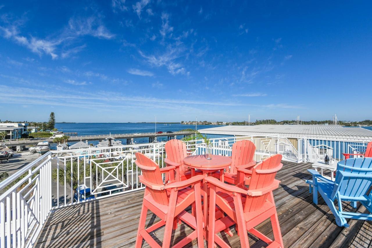 Nautical Tides Villa Bradenton Beach Exterior photo