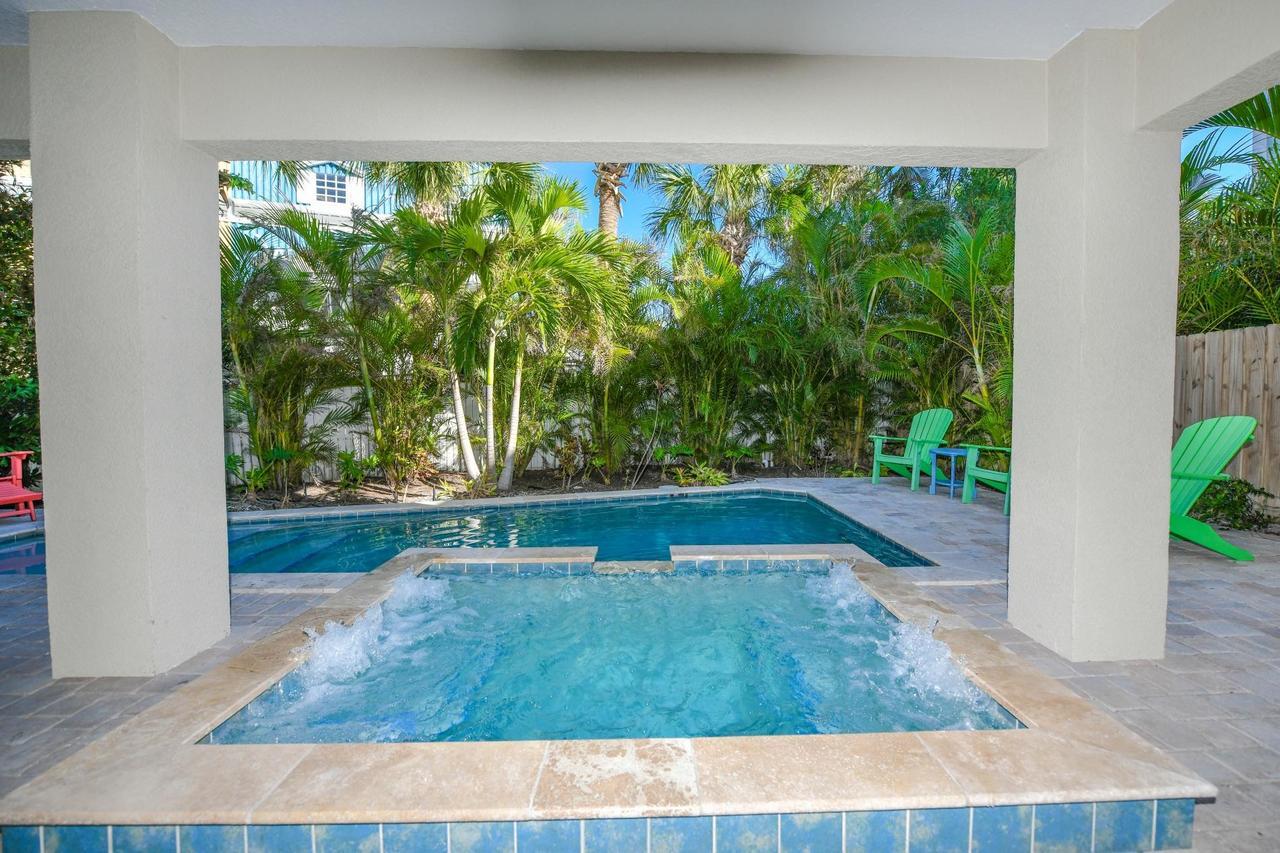 Nautical Tides Villa Bradenton Beach Exterior photo